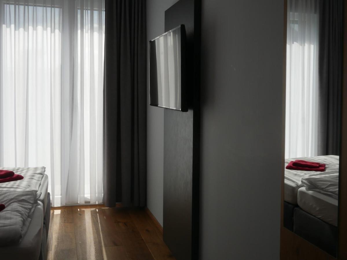 Hotel Linde-Sinohaus Лустенау Екстериор снимка