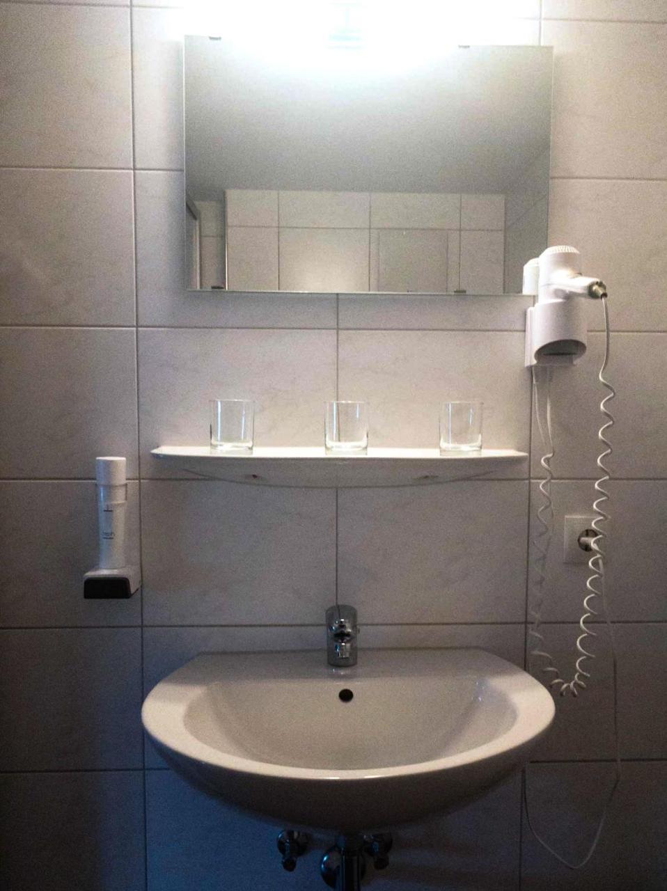 Hotel Linde-Sinohaus Лустенау Екстериор снимка